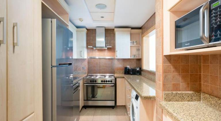 Bespoke Holiday Homes - 2BR Apartment with Riva Beach Club Access, Al Nabat — photo 5