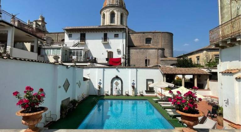 Don Camillo Suites in Riposto