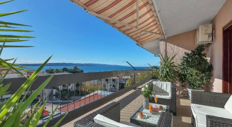 Apartment with grill, garden & patio — photo 4