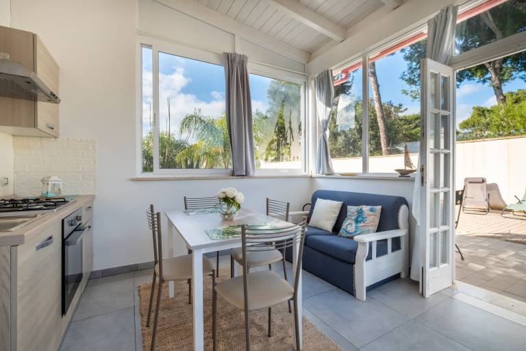 House with barbecue & yard | Pet-friendly — photo 2