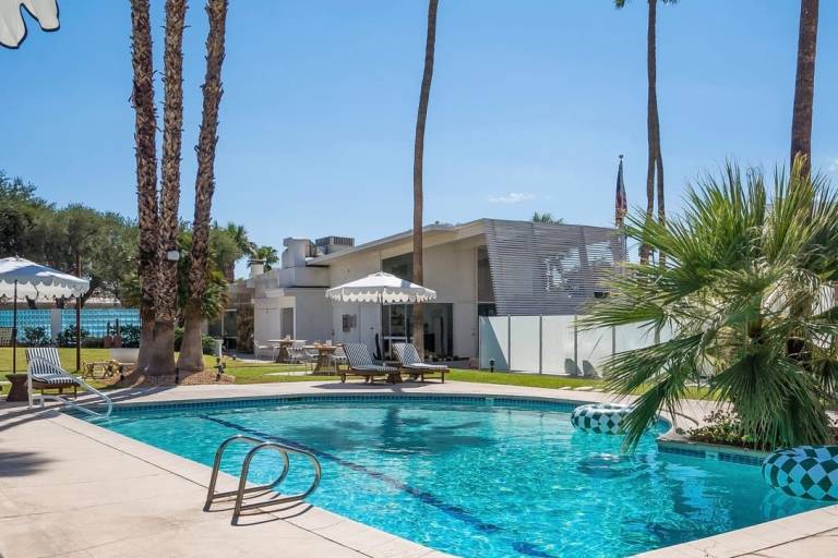 Monkey Tree Hotel by AvantStay Cold Plunge Pool Hot Tub Downtown Palm Springs Mid Century Stay