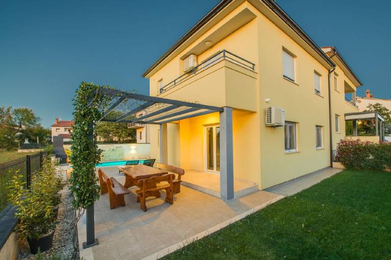 dom Pješčana Uvala