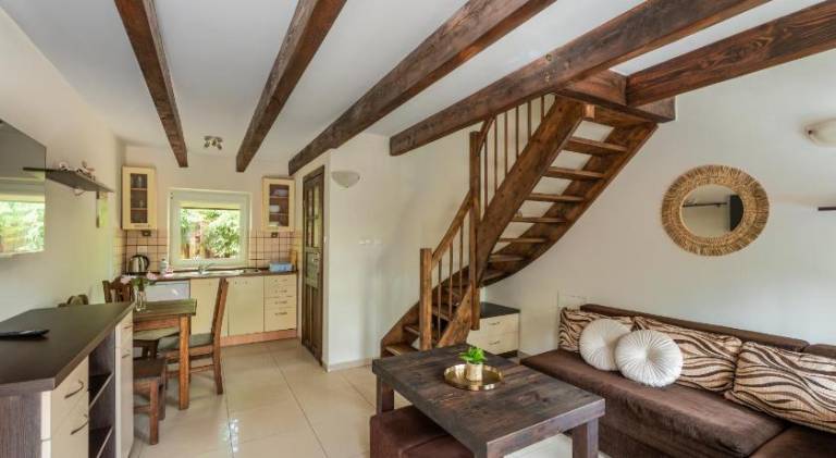 Charming house with barbecue, patio & yard | Pets allowed — photo 3
