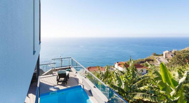 Villa with pool — photo 3