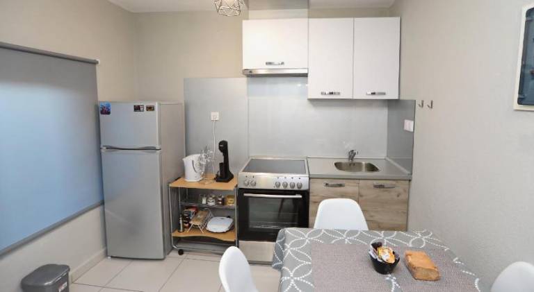 Rental apartment with patio — photo 2