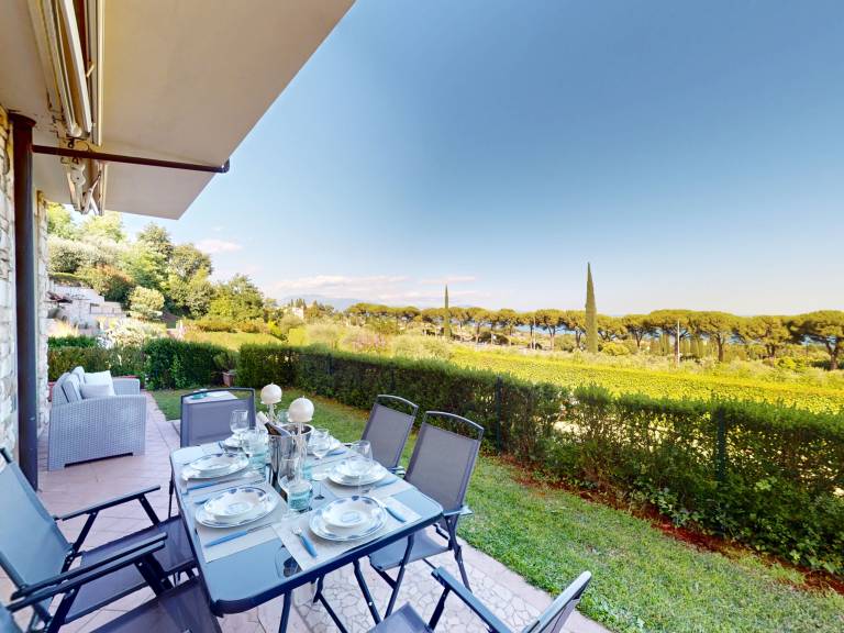 Horizon luxury lake view by Bookinggardalake in Garda