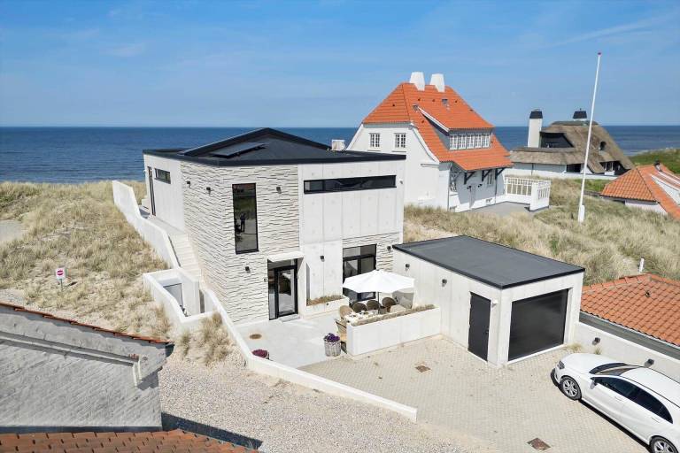 Vacation home with barbecue & patio | Sea view in Lokken