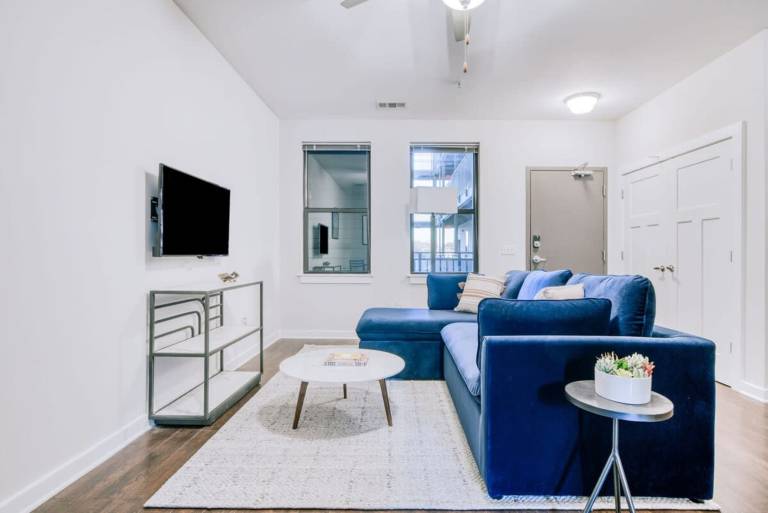CozySuites MusicRow Classy 1BR w free parking 24 — photo 3