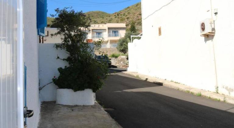 House with 2 rooms for 6 persons in Nijar
