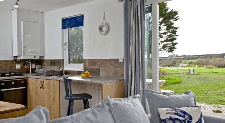 Wheal Tor- Beautifully Fitted Wooden Lodge Helston Cornwall — photo 5