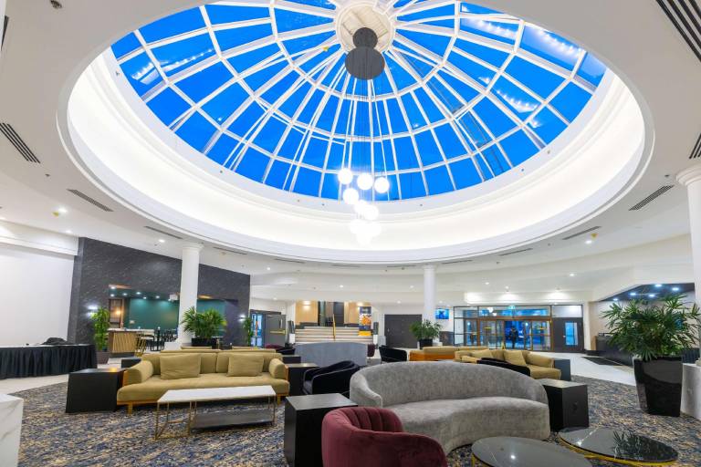 DoubleTree by Hilton Calgary North — photo 2