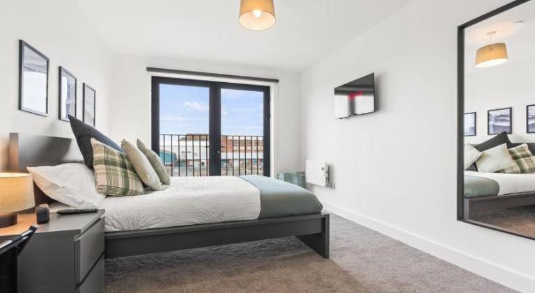 Central Liverpool 2 Bedroom Apartment, Large, Modern, WIFI, Sleeps 4 — photo 2