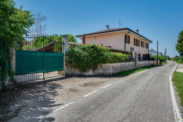 Family-friendly ample house with barbeque & pool | Pets allowed — photo 2
