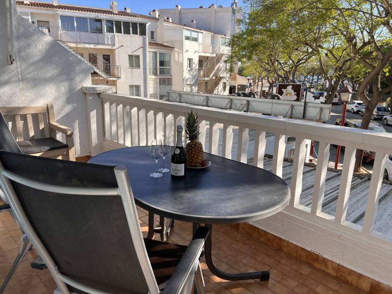 Ferienwohnung in Roses, Costa Brava f&uuml;r max. 4 Personen