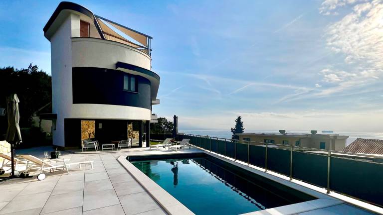 Villa with garden, barbeque & hot tub — photo 2