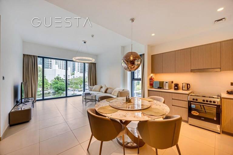 Apartment with garden, terrace & pool | Next to Burj Khalifa | Pet-friendly — photo 4