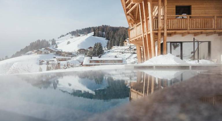 Chalet with pool & hot tub | Close to the ski | Pet-friendly — photo 5