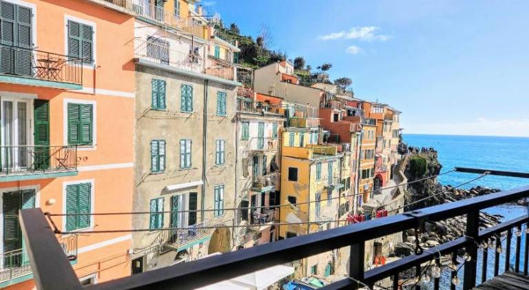 Rental apartment with patio | Next to the beach | Dogs allowed in Vernazza