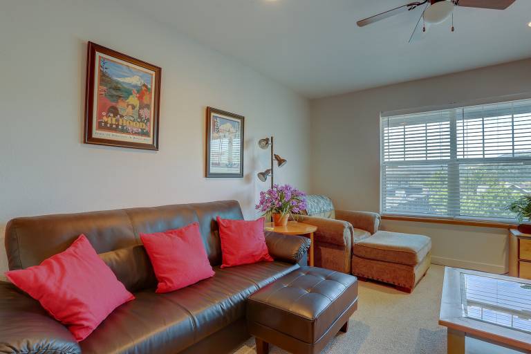 Family-friendly condo | Pets allowed — photo 4