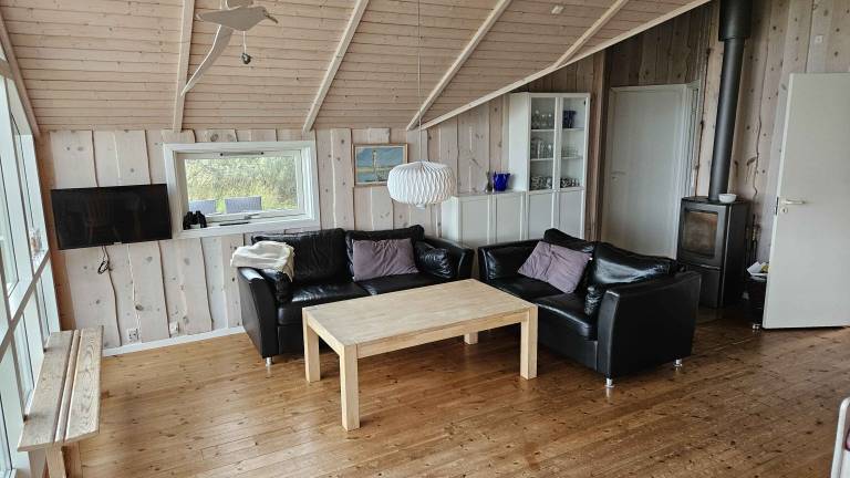 Holiday home with sea view and beach nearby — photo 4