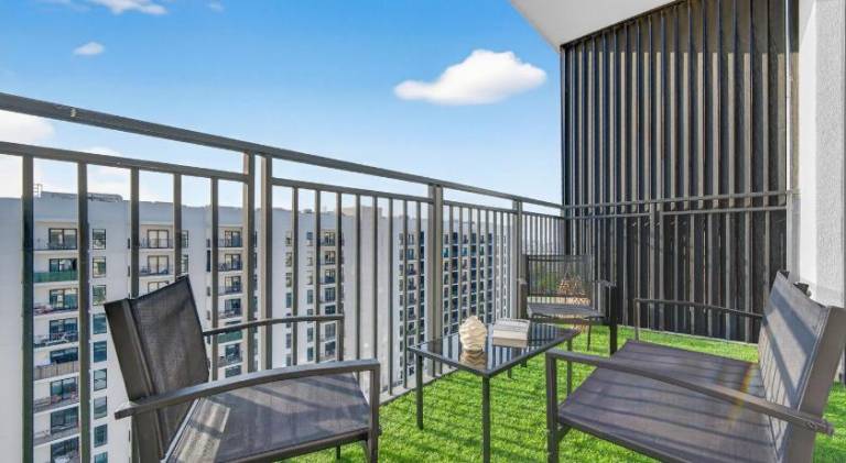 Rental apartment with patio & pool — photo 4