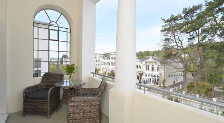 Holiday apartment with grill, patio & yard — photo 2