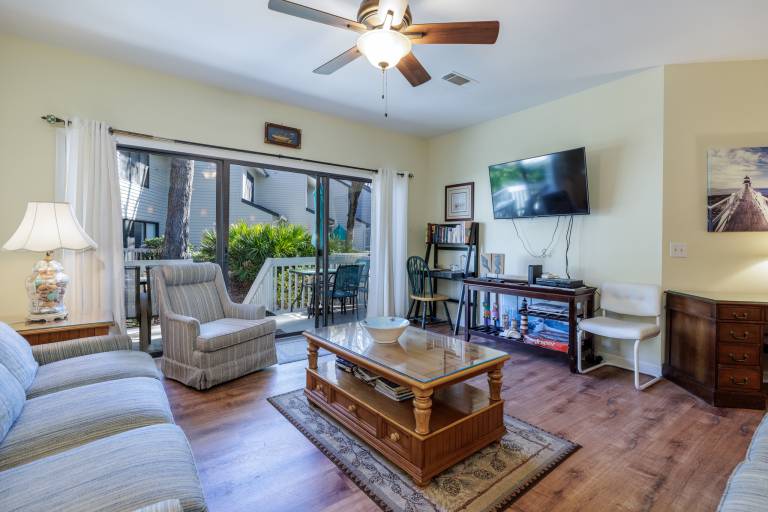 61 Ocean Breeze: Pet Friendly Villa. 3 Beds. 3 Baths. Free Bikes. — photo 2