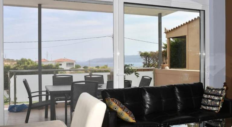 Fully equipped villa with yard, terrace & private pool | Perfect for remote work | Pet-friendly — photo 2