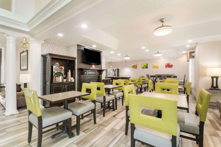 Quality Inn Alcoa Knoxville — photo 3