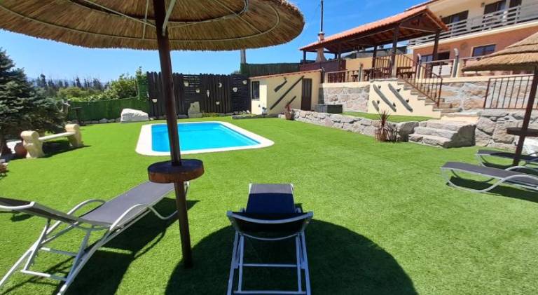 Apartment with patio, private pool & garden — photo 4