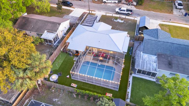 House with BBQ — photo 4