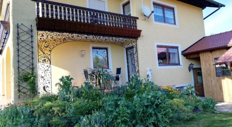 Rental apartment with garden, patio & BBQ | Suitable for remote work | Dogs allowed — photo 4