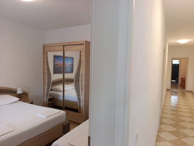 Holiday apartment with terrace — photo 5
