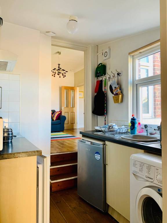 Bright 2-Bed Apartment with office in Newcastle — photo 3