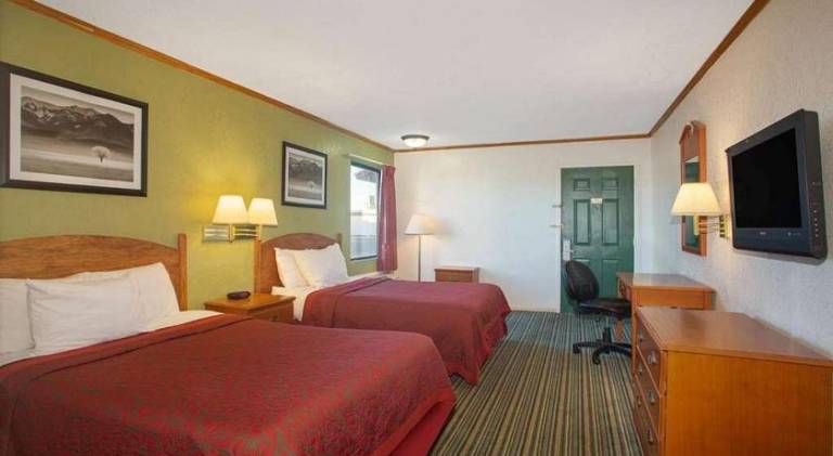 Economy Hotel Wichita- Florence St — photo 2
