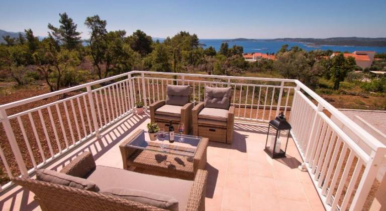 Villa with 2 rooms for 4 persons — photo 3