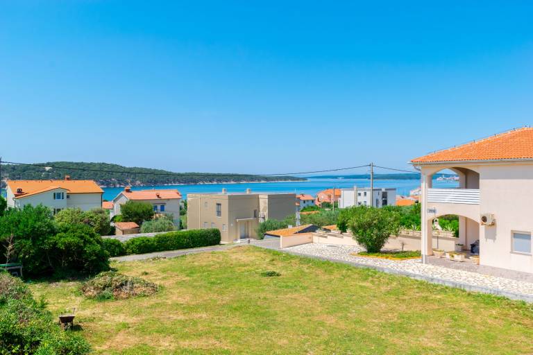 Holiday apartment with BBQ & patio | Sea view — photo 2