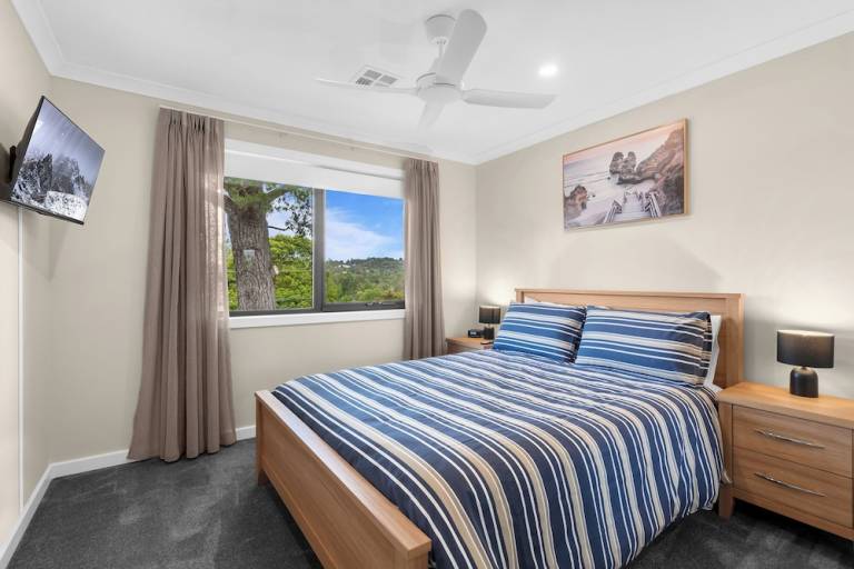Apartment  Croydon South