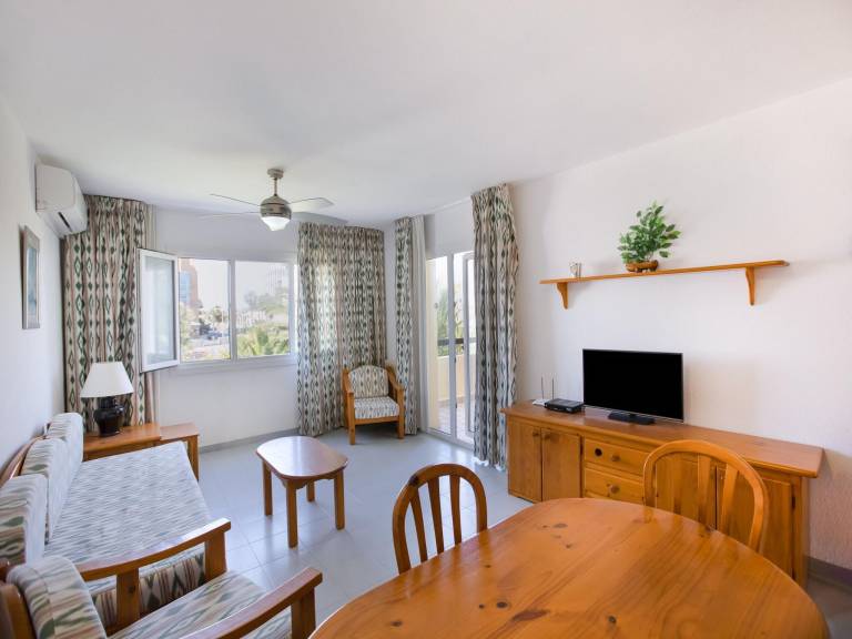 Rental apartment with terrace & pool in Roquetas de Mar