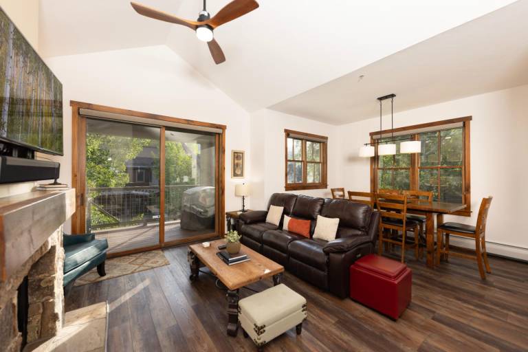 Aspen Trail Junction: Main St, Walk to Peak 9, Shared Pool & Hot Tub, Shuttle — photo 2