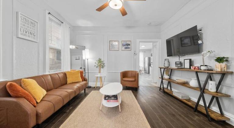 "Charming Apartment - Just 35 min to Manhattan" in Secaucus, NJ