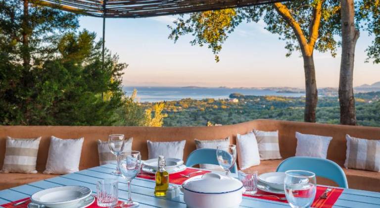 Fully equipped villa with grill, private pool & hot tub | Suitable for remote work | Dogs allowed — photo 2