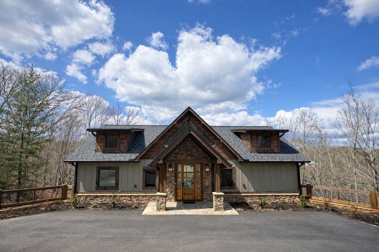 Family-oriented pleasant cabin with barbecue & hot tub | Mountain view | Dogs allowed — photo 4