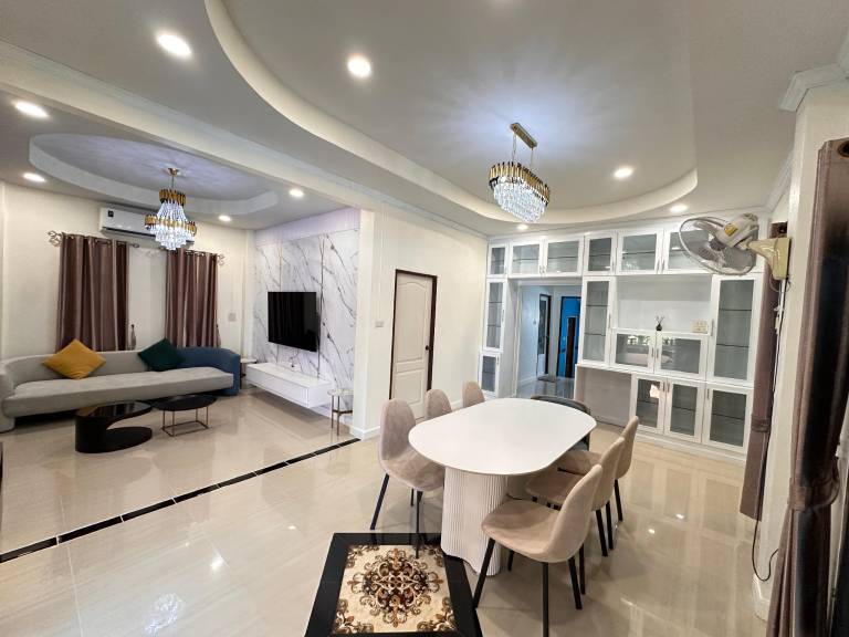 Vacation home with jacuzzi — photo 2