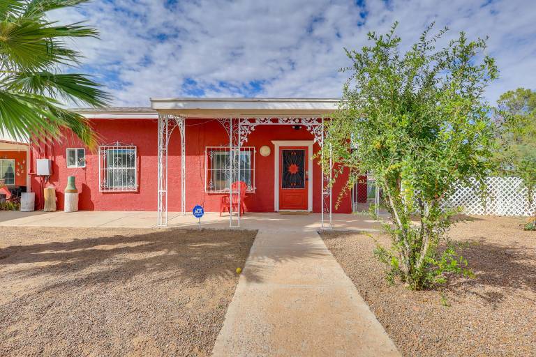 Walk Downtown: Authentic Adobe Home in Las Cruces! — photo 5