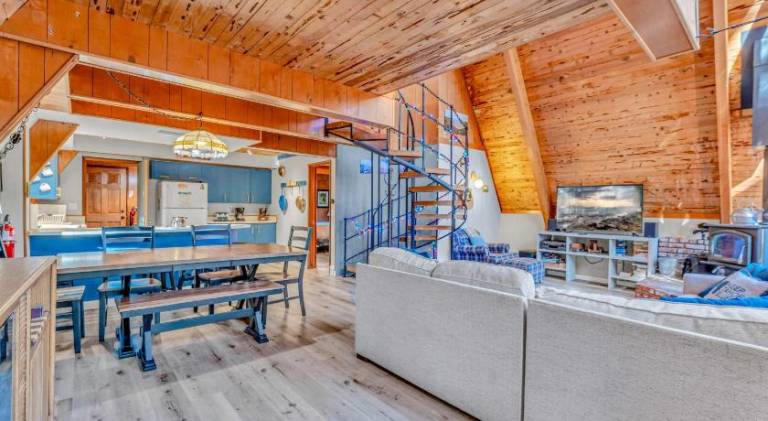 3BR Tahoe Cabin in the Trees with Hot Tub — photo 5