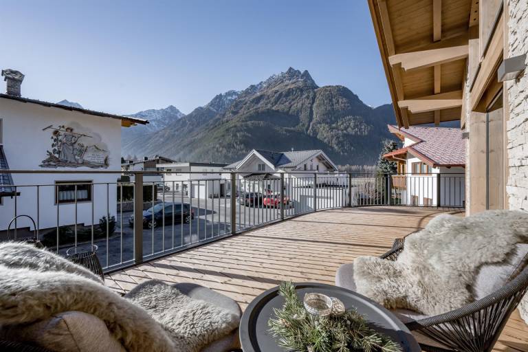 Apartment with garden & terrace | Garden view — photo 4