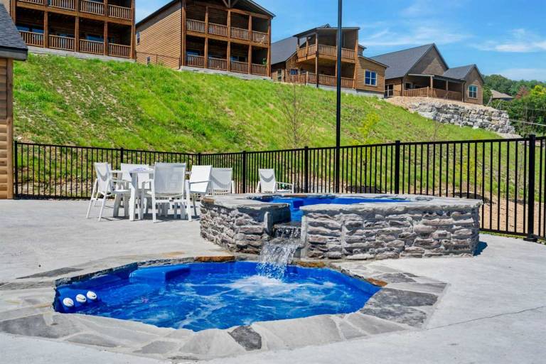 Fully equipped nice house with pool | Pets are welcome in Branson, MO