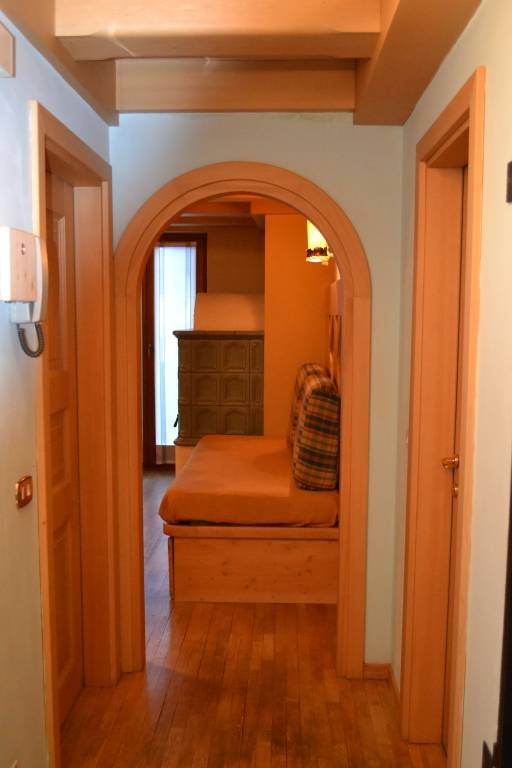 Family-oriented charming rental apartment with patio | Mountain view | Next to the ski | Dogs allowed — photo 3