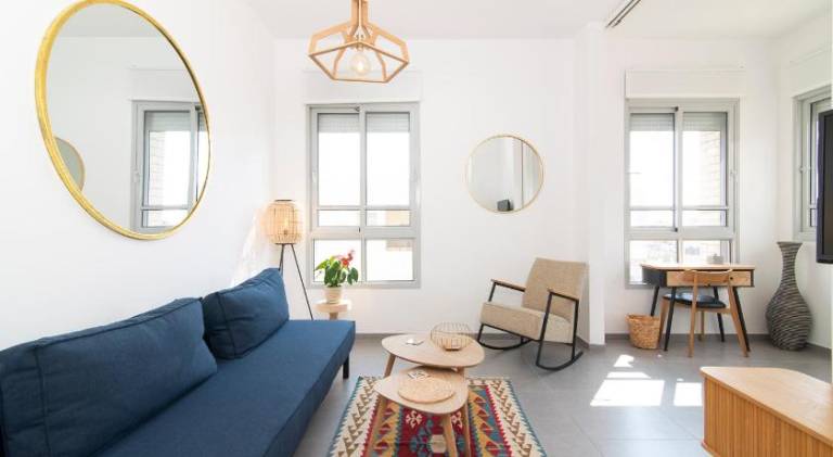Rental apartment with terrace | Next to Carmel Market | Close to the beach | Pet-friendly in Tel Aviv